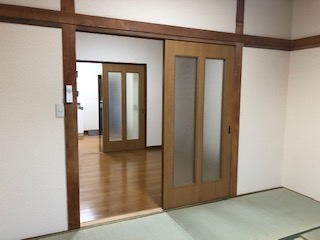 エムシーハウス 2階